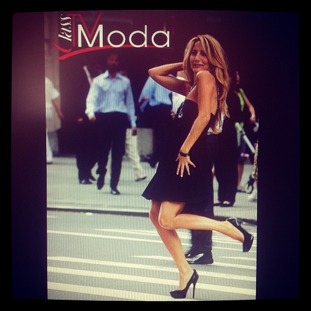 Buona Domenica a tutti da Jo Squillo e dalla copertina del sito di TV MODA Olèèèè!!!